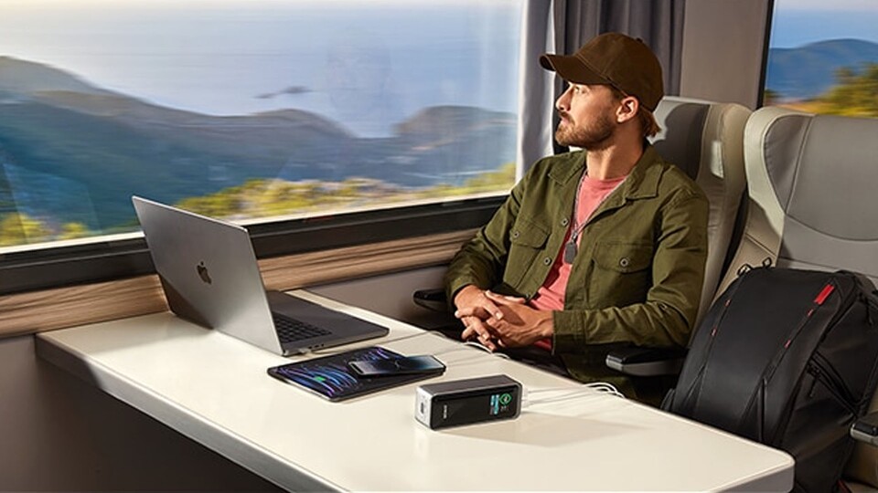 Egal, ob im Zug mal wieder die Steckdose nicht funktioniert, oder ob ihr auf Reisen einfach unabhängiger sein wollt – Mit dieser Powerbank braucht ihr euch keine Akku-Sorgen mehr zu machen.