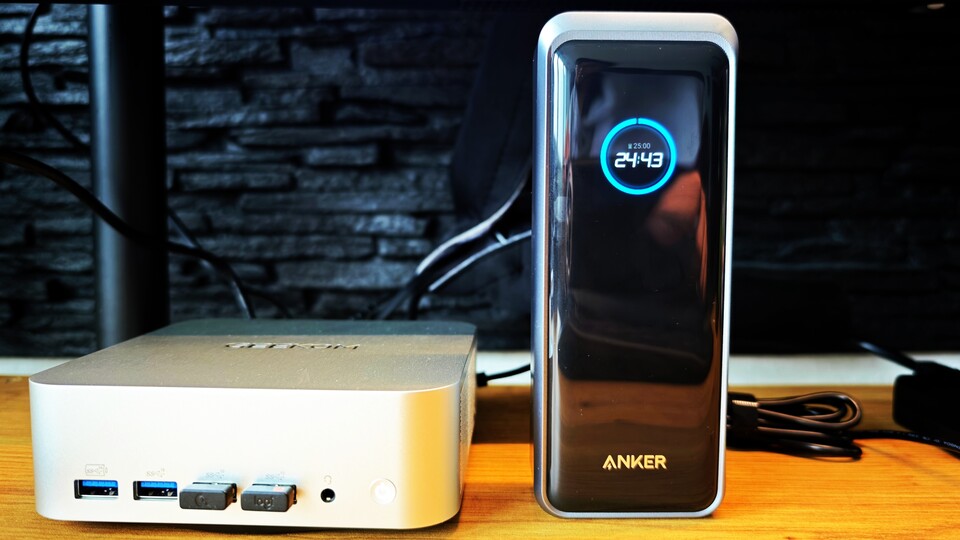 Wenn ihr den Bildschirm mit der seitlichen Taste einschaltet und dann die Powerbank viermal hin und her schüttelt, wird ein Pomodoro-Countdown gestartet. In der App stellt ihr ein, wie lang dieser sein soll. Was ein Pomodoro-Timer ist, erfahrt ihr im unten verlinkten Artikel von Alana. (Bildquelle: Duy Linh DinhGameStar Tech)