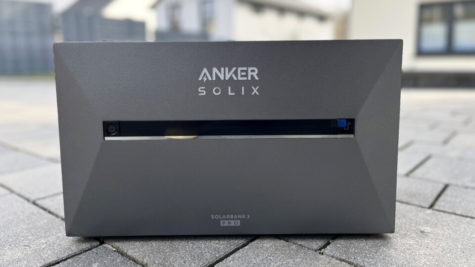 Am Design hat sich nichts verändert und auch die Größe ist nahezu gleich: Die Solarbank 3 Pro sieht fast so aus wie der Vorgänger.