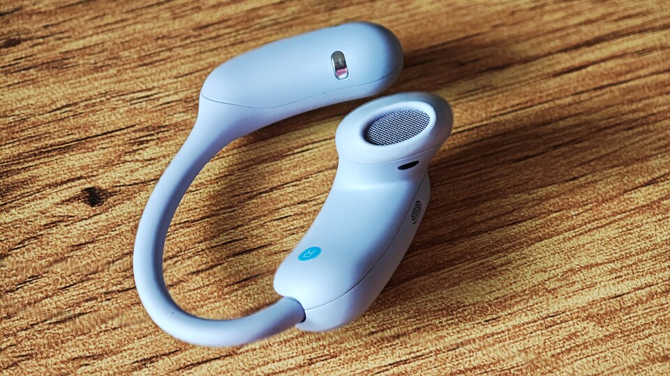 Die Anker Soundcore Aerofit 2 Pro setzen auf ein Semi-Open-Ear-Design ohne Stöpsel. Das heißt ihr könnt sie nicht individuell auf verschiedene Gehörgang-Durchmesser einstellen. (Bildquelle: Duy Linh DinhGameStar Tech)