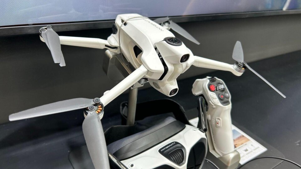 Die Antigravity A1 ist die weltweit erste Drohne mit 360-Grad-Kamera. (Bildquelle: Marten NeelsenGameStar Tech)