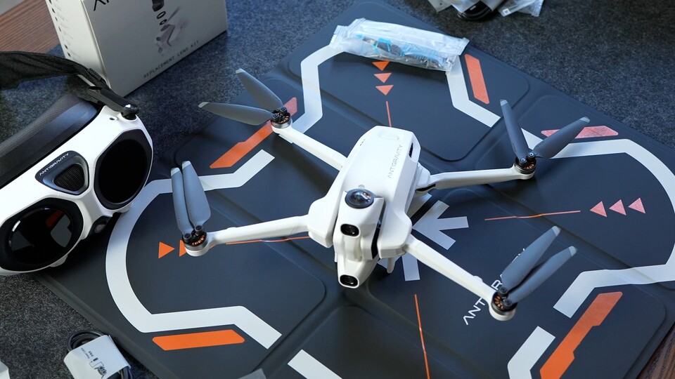 Achtung: Die ausdauernderen Akkus im ebenfalls reduzierten Infinity-Bundle der Antigravity A1 erhöhen das Gewicht der Drohne über 250 Gramm.