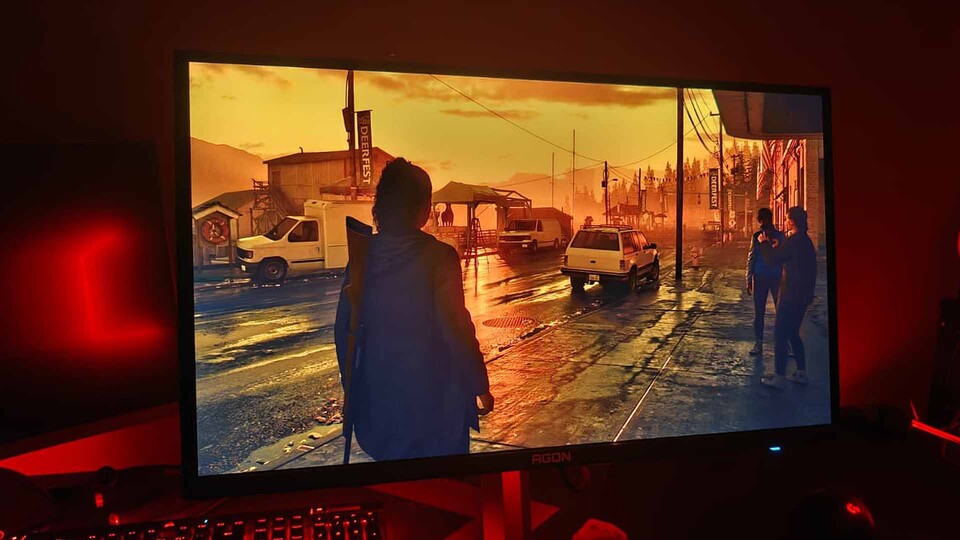 Dank QD-OLED wirken Spiele wie Alan Wake 2 oder Baldurs Gate 3 mit satten Farben und tiefen Schwarzwerten besonders eindrucksvoll.