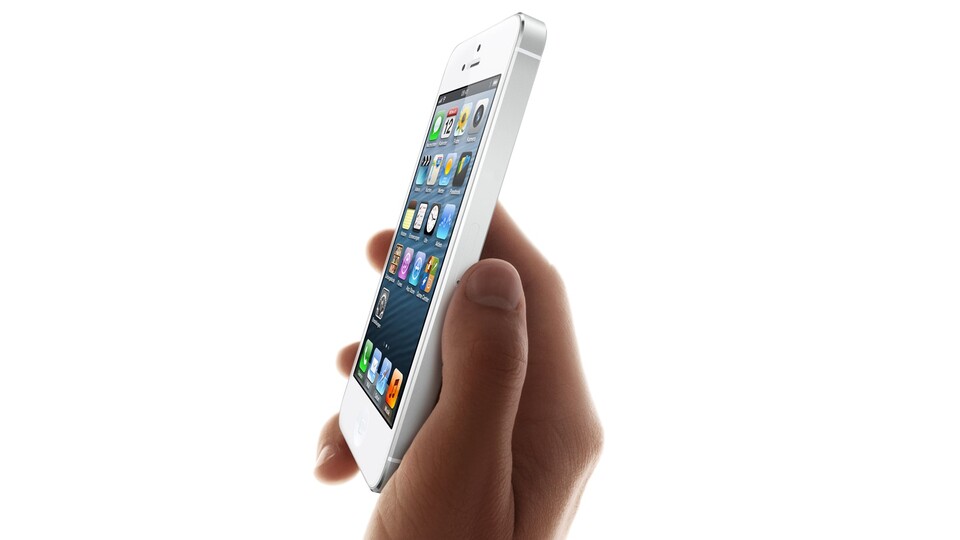Das iPhone 5 liegt auch durch das geringe Gewicht sehr gut in der Hand.
