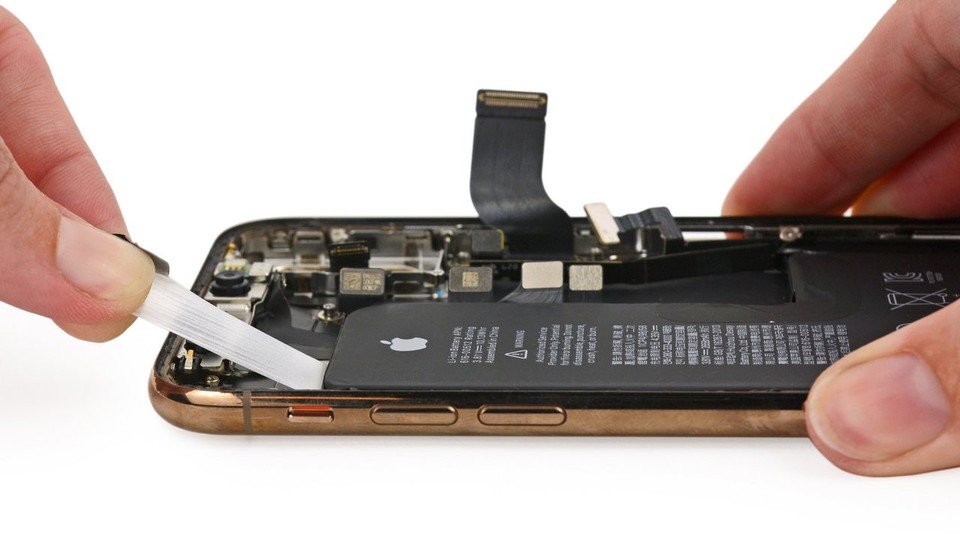 iPhone-Nutzer mussten den Akku ihres Geräts tauschen lassen, um die Leistungsdrosselung rückgängig zu machen.