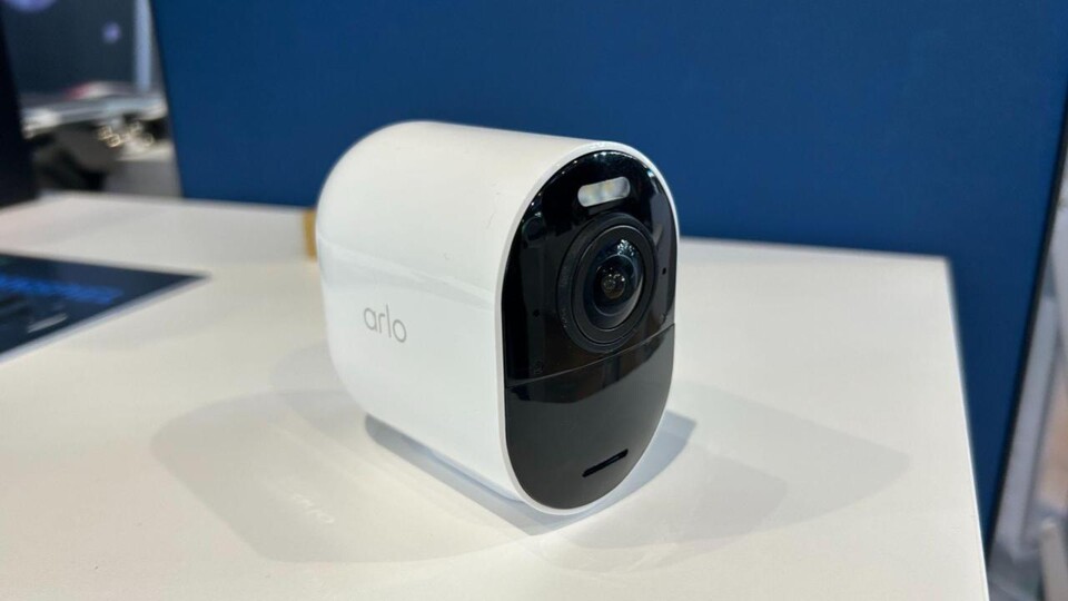 Arlo-Kameras versprechen wetterfeste Bauweise und auch bei Nacht klare Bilder vom Garten bis zur Haustür.