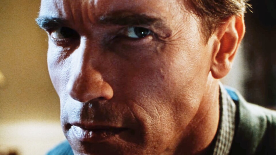 Arnie is not amused. Kam beim Remaster von »True Lies« KI zum Einsatz? (Bild: 20th Century FoxDisney)