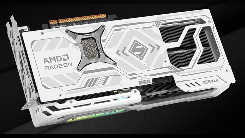 DIe Backplate aus Metall hilft, die Wärme von der Platine abzuführen und sieht dabei auch noch richtig gut aus.