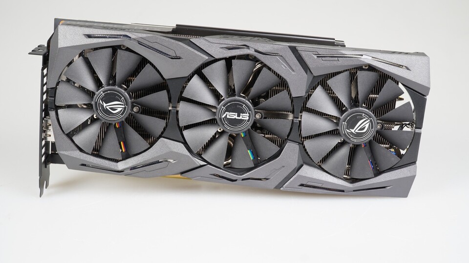 Asus Geforce RTX 2060 Super ROG Strix OC - riesen Power zum kleinen Preis. Selbst Raytracing ist nun endlich für jedermann verfügbar.
