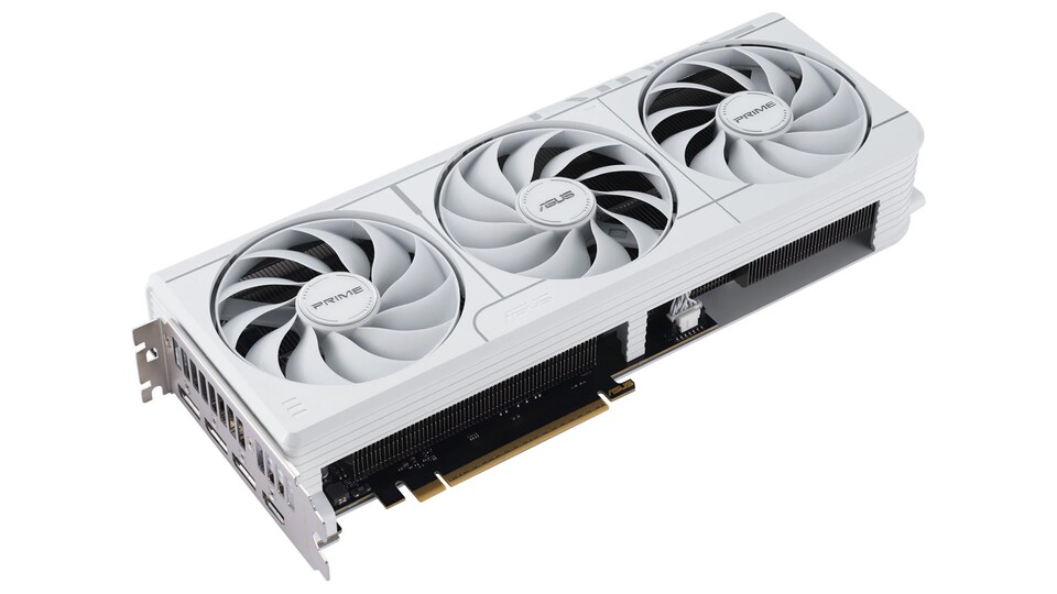 Die ASUS Prime GeForce RTX 5070 OC White sieht nicht nur extrem schick aus, sondern sie verfügt zudem über drei leistungsstarke Axial-Tech-Lüfter, die der GPU arktische Winde zuströmen.