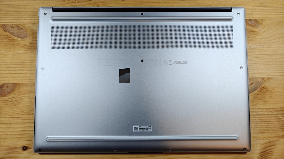 Am Boden gibt es nur einen relativ kleinen Lufteinlass.