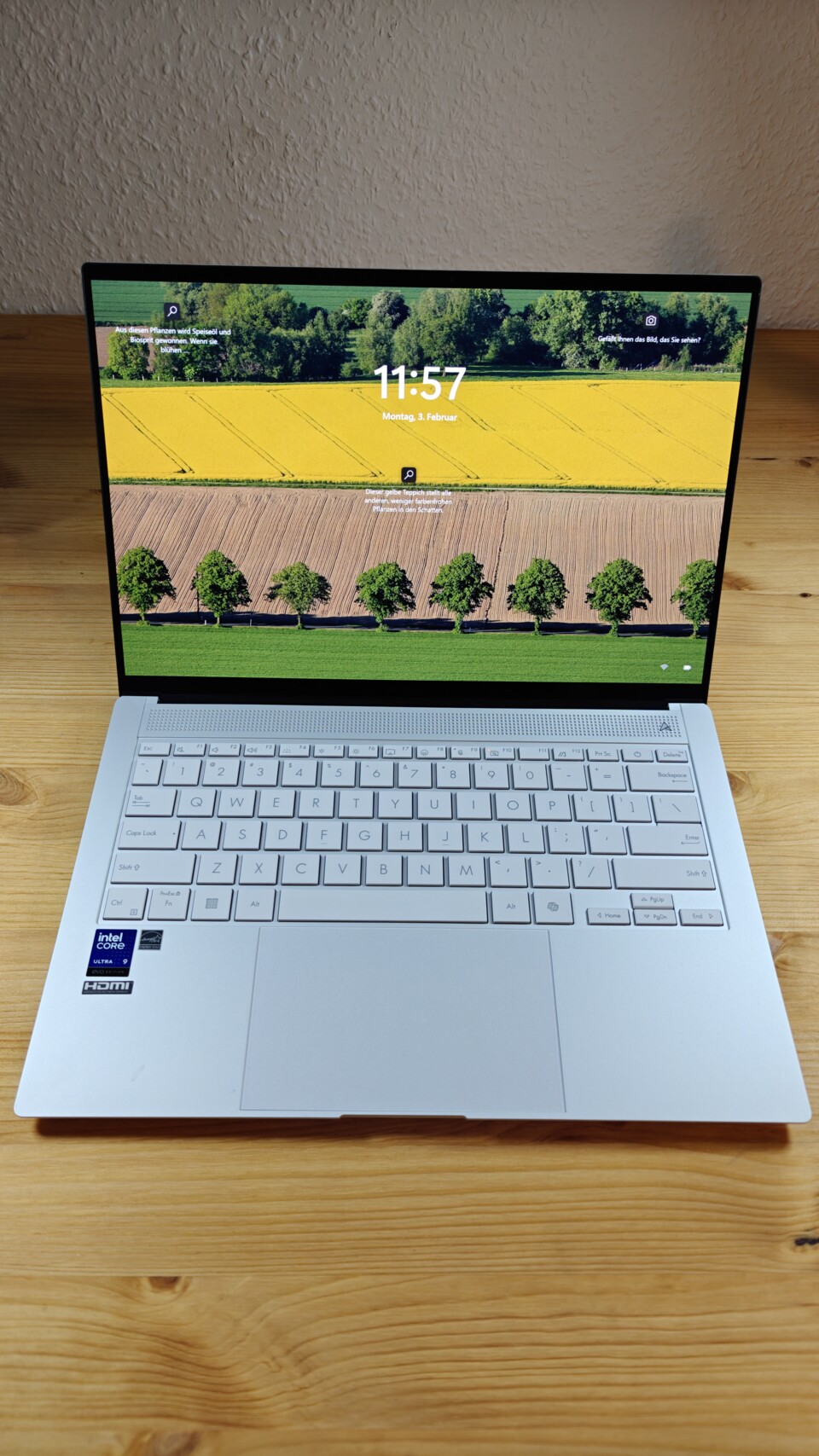 Das ZenBook S14 hat ein modernes Design.