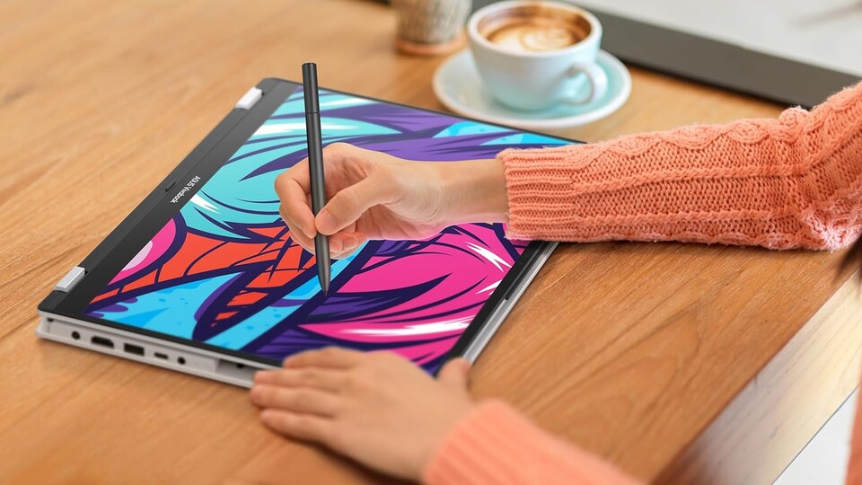 Durch die große Bildschirmdiagonale von 16 Zoll gewährt euch das ASUS Vivobook S 16 Flip reichlich Spielraum zum Anfertigen von Zeichnungen und Skizzen!