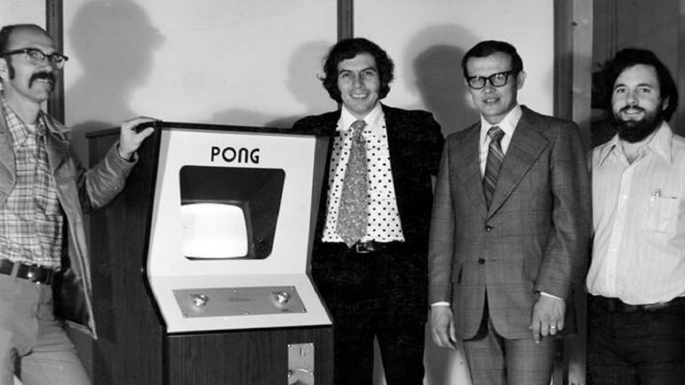 Ted Dabney (ganz links) verhalf Atari zu einem Millionenerfolg im Jahre 1972. Er verließ die Firma jedoch kurz danach. (Copyright: Computer History Museum, Allan Alcorn) 