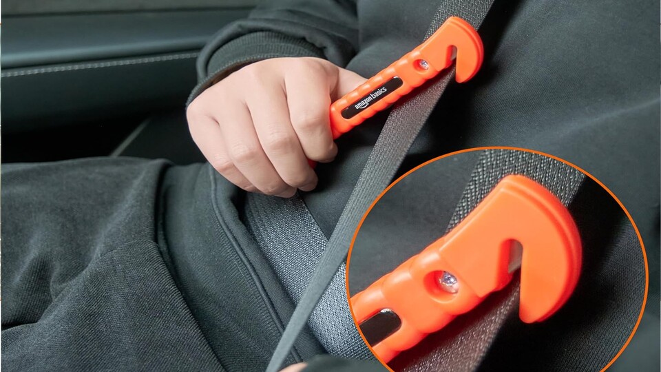 Der Gurtschneider ist ebenso wichtig wie der Notfallhammer, denn wer hat schon ständig ein Messer im Auto zur Hand?