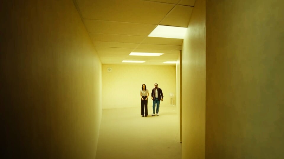 Sind Mary und Clark in den Backrooms wirklich allein? Bildquelle: A24