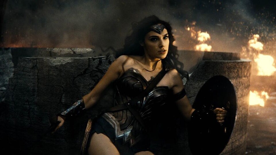 Ein erstes Bild mit Gal Gadot als Wonder Woman in Batman v Superman: Dawn of Justice.