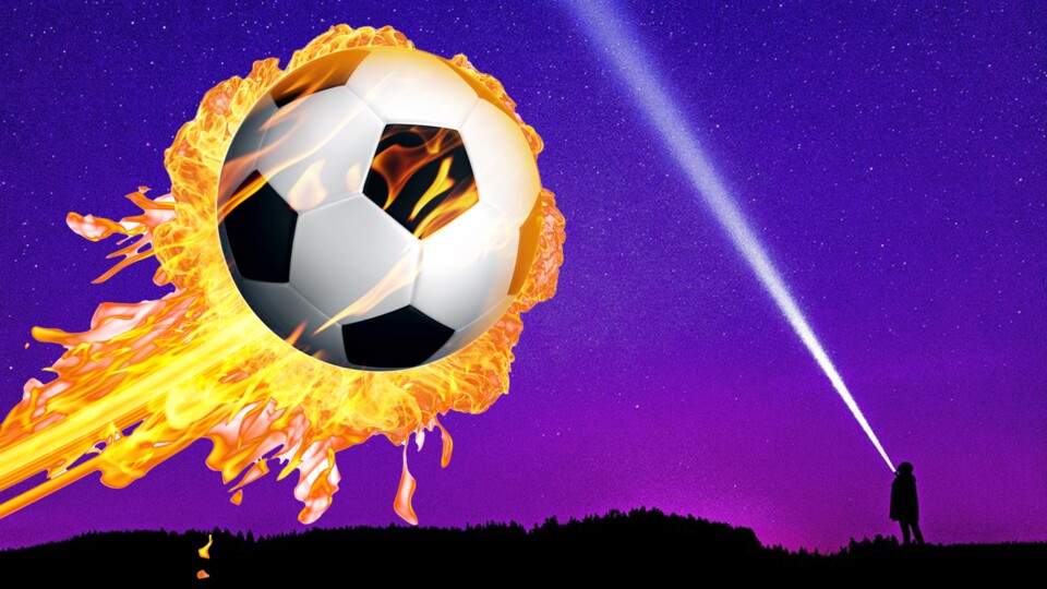 Da brennt der Fußball: Diese Taschenlampe könnte vermutlich auch einen Fußball in Flammen aufgehen lassen .. also, fast zumindest. (Bild-Quellen: blackday über Adobe Stock, Alessandro Skopcir über Unsplash)