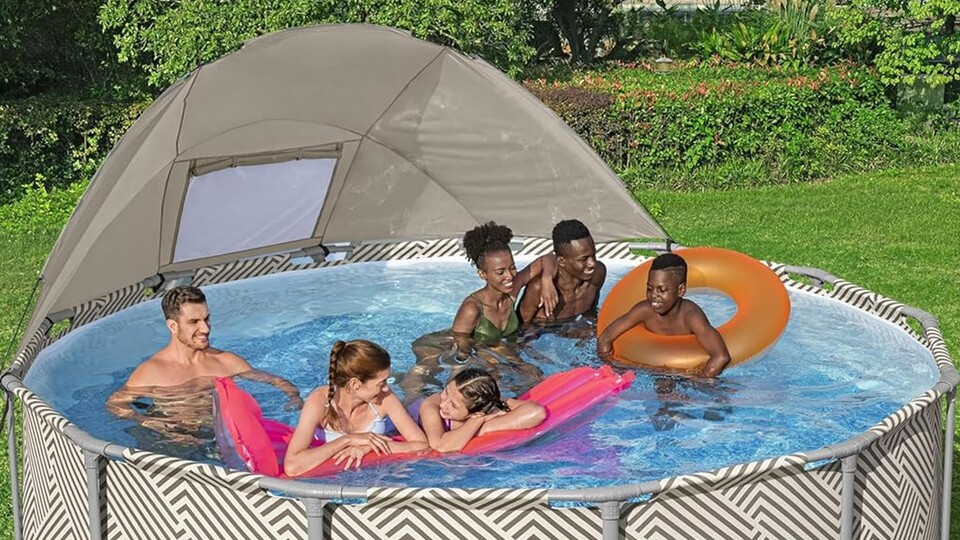Wenn es draußen weit über 35 °C hat, reicht die warme Luft aus – da kann so ein Sonnenschutz sehr wertvoll sein.