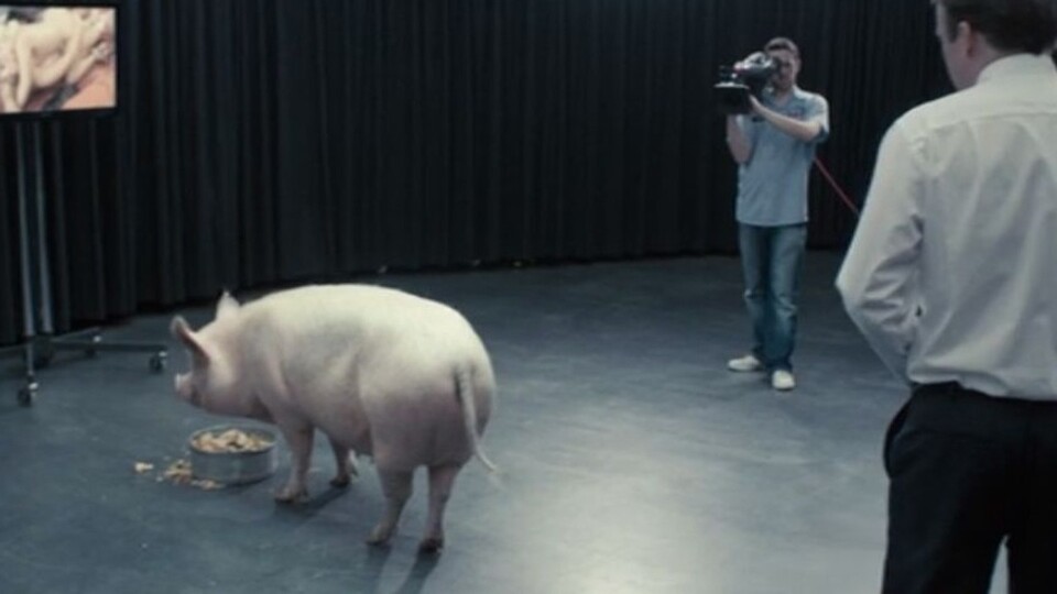 In der Serie Black Mirror gibt es eine Szene mit einem Schwein, das später Geschichte schrieb.