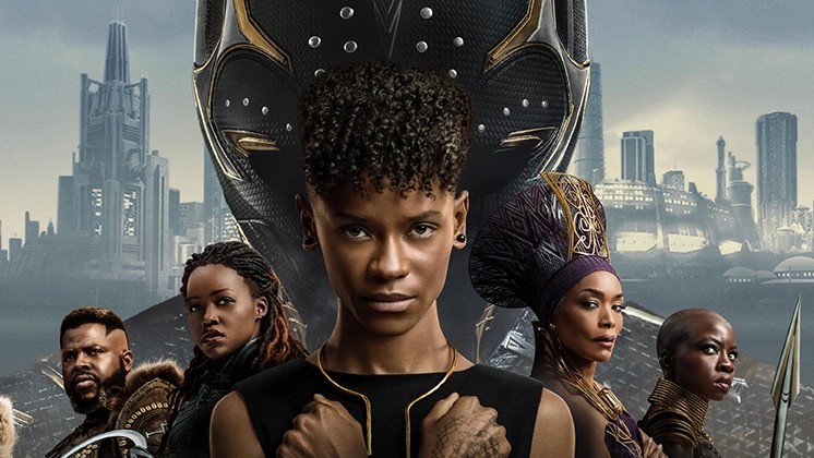 Black Panther: Wakanda Forever startete am 9. November 2022 in den deutschen Kinos und ist ab dem 1. Februar 2023 auf Disney Plus verfügbar. Bildquelle: DisneyMarvel Studios