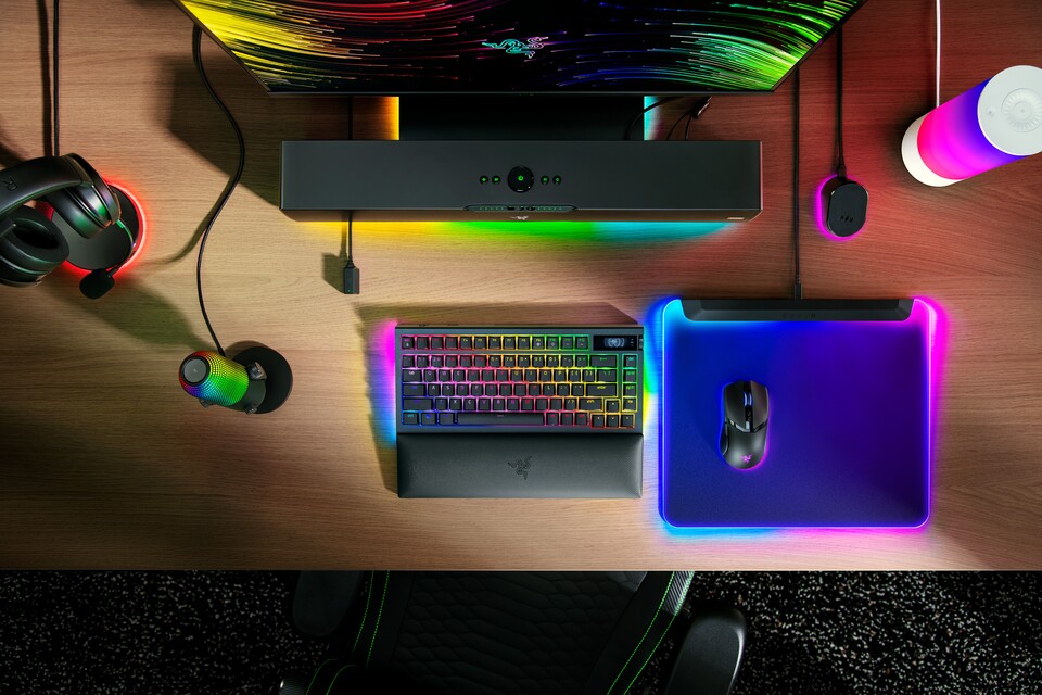 Die Razer BlackWidow V4 Pro spart Platz und bietet alle Vorteile, die ein hochwertiges Gaming-Keyboard bietet.