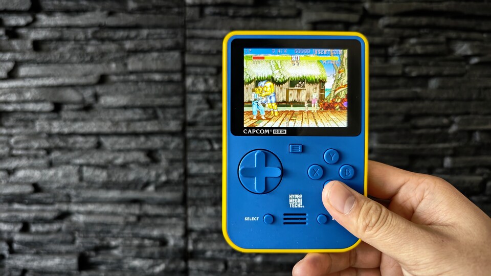 Der kleine Game-Boy-Klon ist ein tolles Geschenk für alle Fans von Retro-Spielen oder die, die es noch werden wollen (Bildquelle: Duy Linh DinhGameStar Tech)