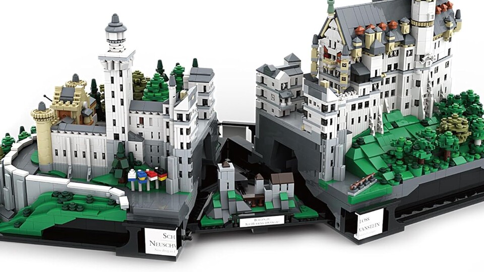 Das Modell lässt sich aufklappen und unterm Schlosshof versteckt sich ein kleines Modell der Burgen zu Alt-Hohenschwangau.