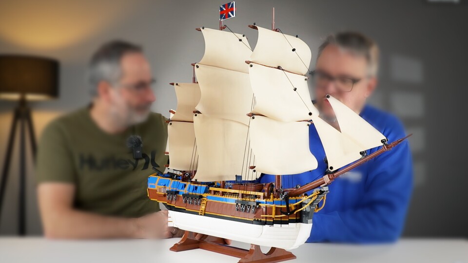 Mit Union Jack am Mast: das BlueBrixx-Modell der HMS Bounty hat reichlich Segel und Seile für maximale Detailtreue.