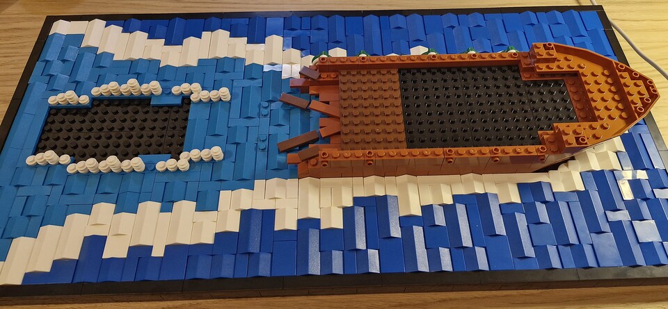 Sowohl auf der Steuerbord- als auch auf der Backbordseite des Bootes sind jeweils sieben Zentimeter Wasser, die nicht anderweitig verwendet werden.