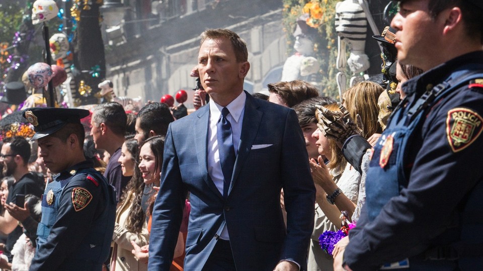  Ex-Bond-Darsteller Pierce Brosnan findet den neuen Bond-Film Spectre mit Daniel Craig zu lang.