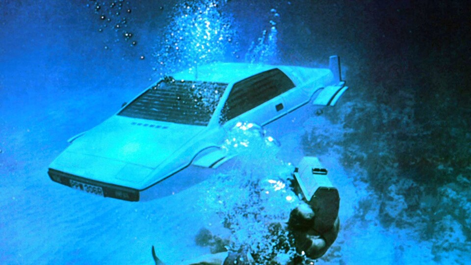 Das kultige Tauchauto ist eins der 007-Gadgets, die nicht nur Fans bekannt sind. Bildquelle: Amazon MGM Studios