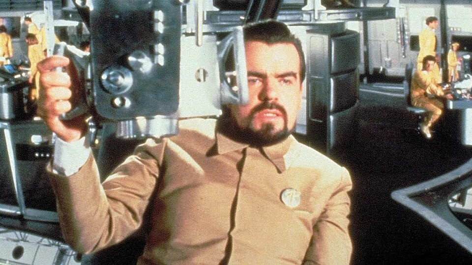 Hugo Drax versucht sich an Tabula Rasa mit der Menschheit. Bildquelle: Amazon MGM Studios