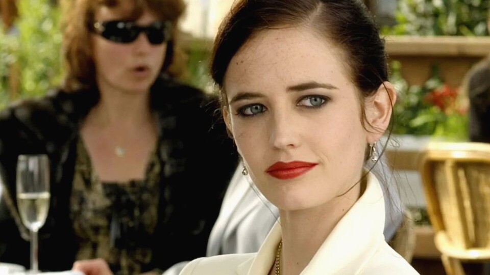 Bietet intelligent und charmant einen deutlichen Kontrast zu 007: Vesper Lynd. Bildquelle: Amazon MGM Studios