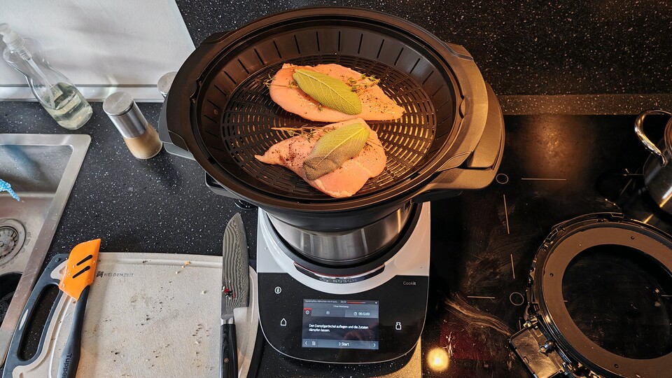 Beim Thermomix heißt der Dampfaufsatz Varoma; Cookit bietet genau das Gleiche. (Bildquelle: Maxe S., GameStar)