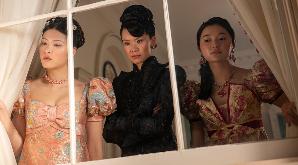 Katie Leung ist aktuell als Lady Araminta Gun in Bridgerton Staffel 4 zu sehen. Bildquelle: Netflix