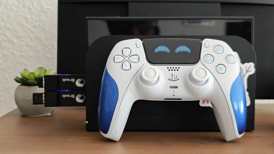 Sieht irgendwie falsch aus, funktioniert trotzdem. Ihr könnt euren PlayStation-Controller mit der Switch verbinden. (Bildquelle: Duy Linh DinhGameStar Tech)