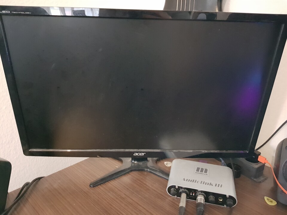 Mein kaputter Acer Monitor, den ich durch ein Browser-Feature ersetzen musste.