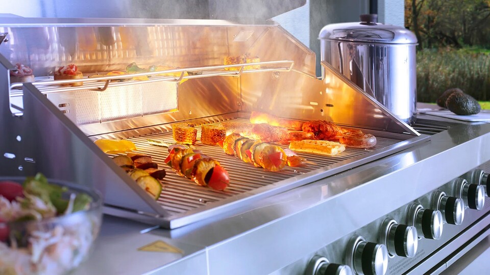 Bietet Platz für Essen für bis zu 24 Gäste. Damit ist die Gartenparty dieses Jahr mal auf einem ganz neuen Level.