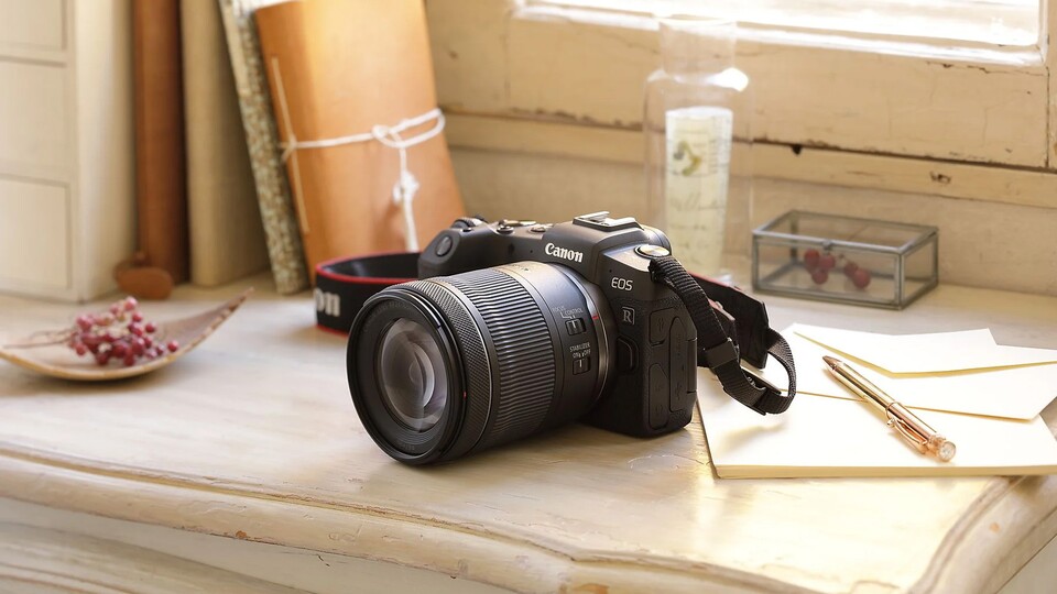 Systemkameras bieten euch noch viel mehr Möglichkeiten, sind aber meistens größer. Die beste Kamera nützt euch nichts, wenn ihr sie nicht dabei habt. (Bildquelle: Canon)