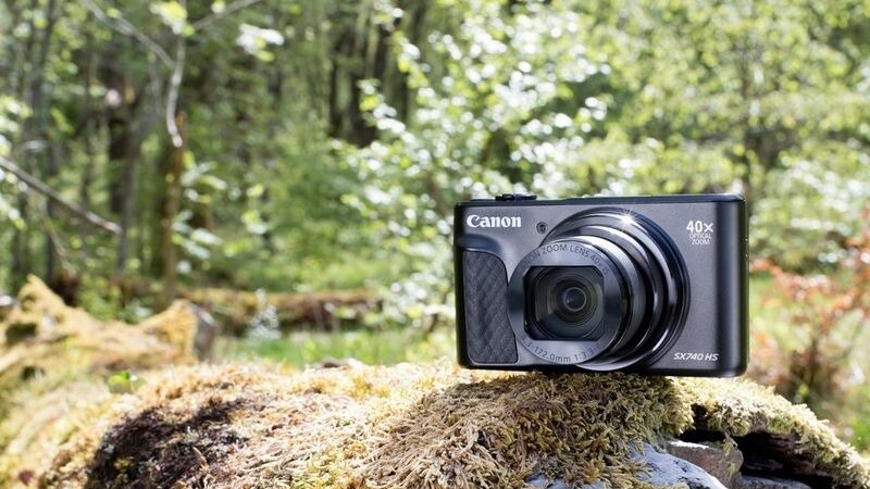 In dieser kleinen Kompaktkamera steckt ein beeindruckender 40x-Zoom. (Bildquelle: Canon)