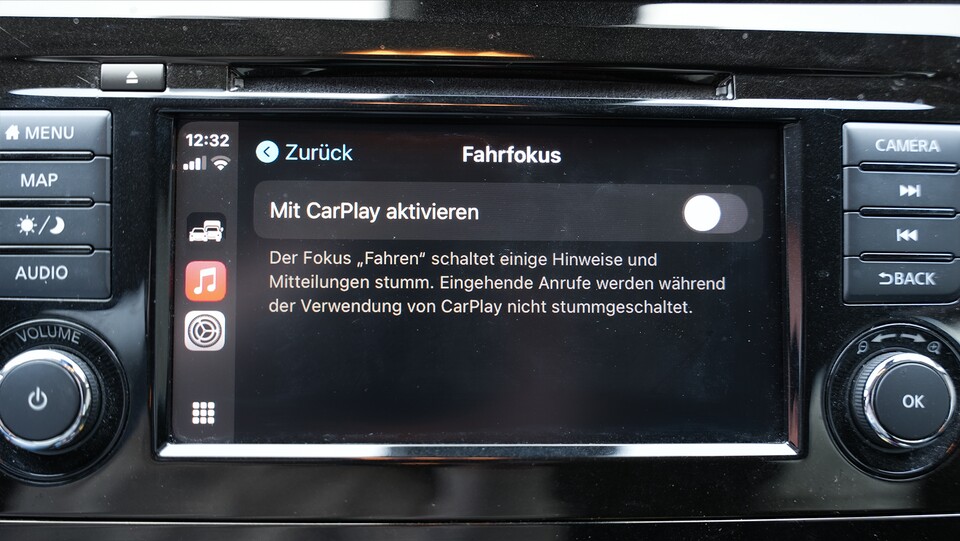 Weniger Ablenkung beim Fahren: Fahrfokus einschalten.