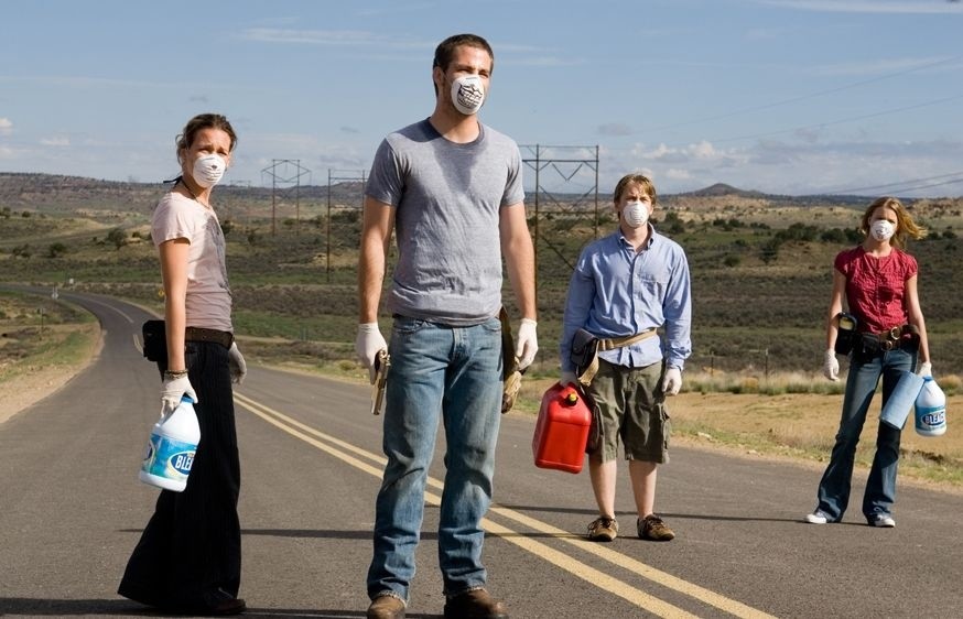 Zu viert flüchten Ryan Danny, Bobby und Kate vor dem Killervirus.