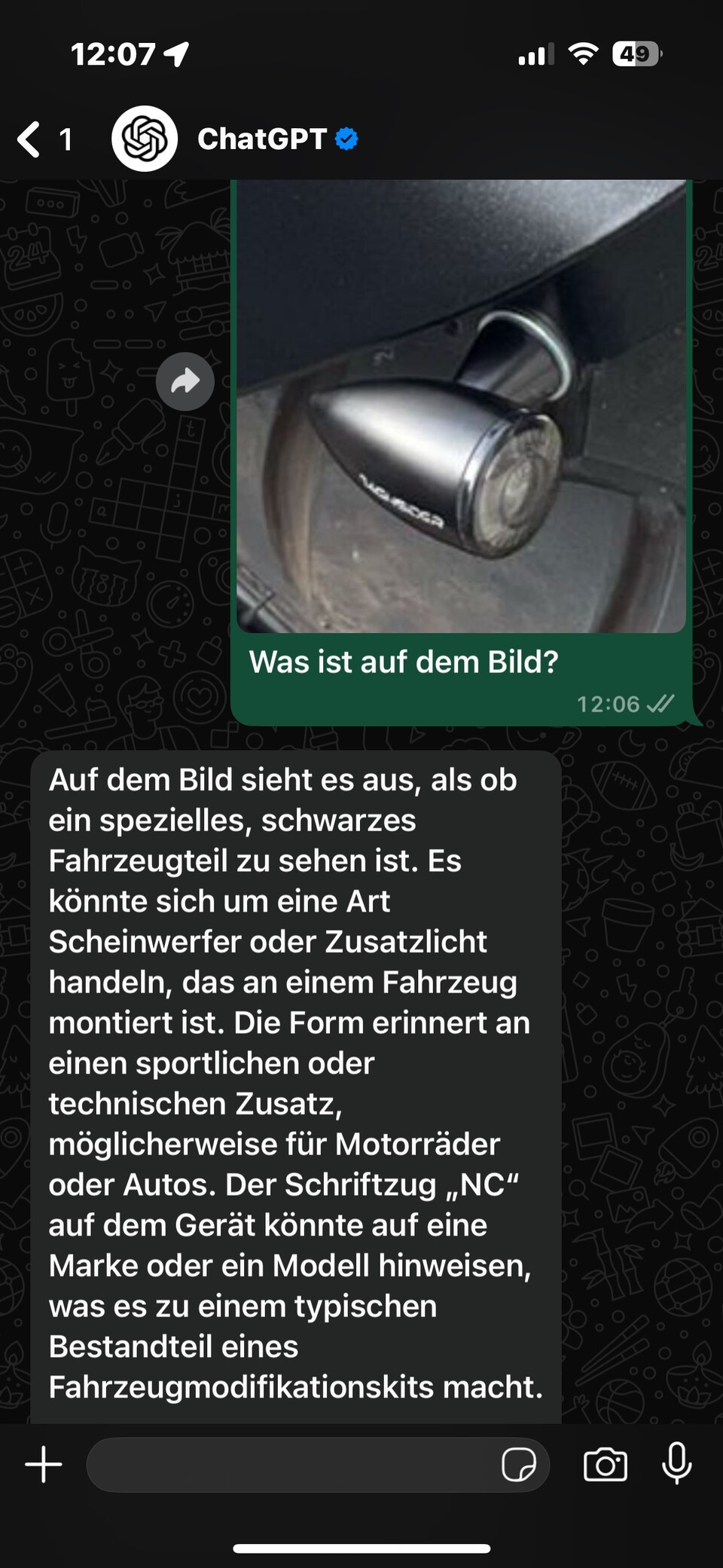 Die Foto-Erkennung von ChatGPT im Chat von WhatsApp