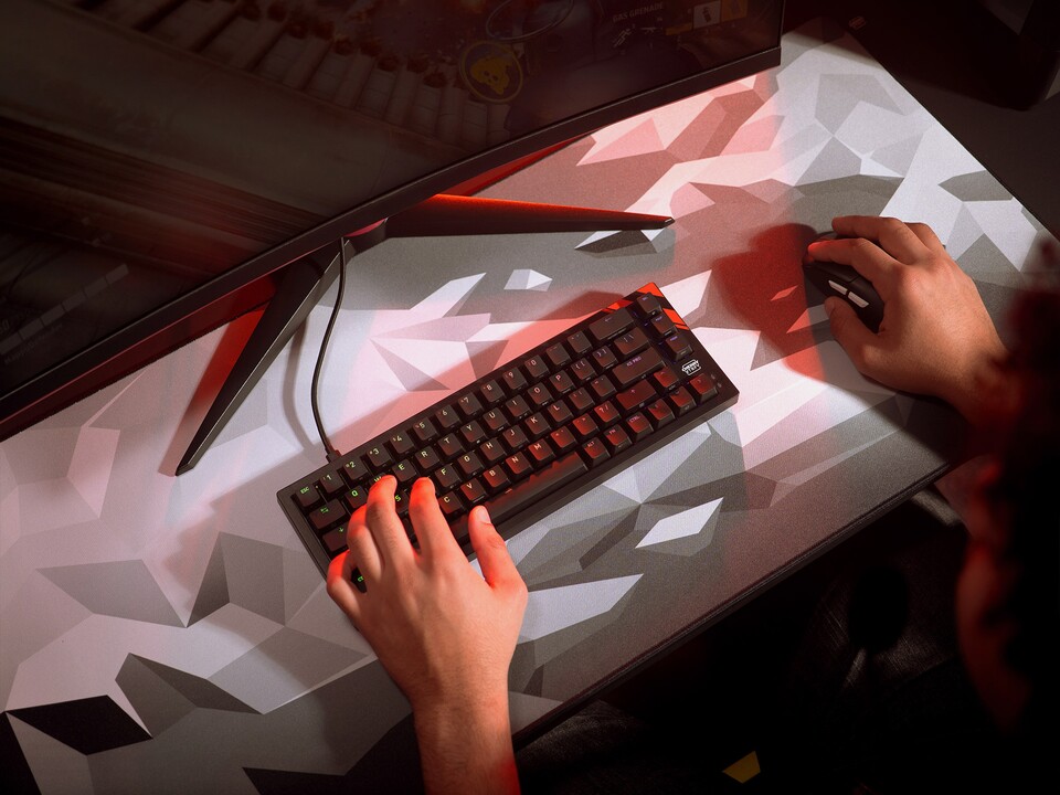 Als 65-Prozent-Tastatur ist die Cherry K5 Pro TMR Compact in einem der kleinsten Layouts gehalten. (© Cherry Xtrfy)
