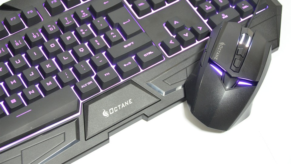 Das CM Storm Octane-Set besteht aus einer RGB-beleuchteten Gamer-Tastatur sowie einer optischen Kabelmaus.