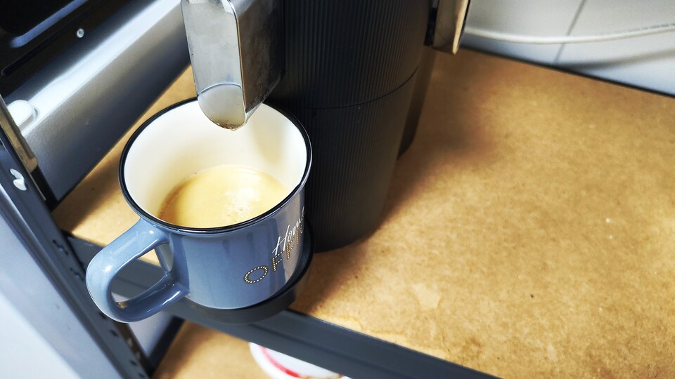 Der Kaffee schmeckt gut, aber ihr seht, wie gering die Ausgabemenge ist.