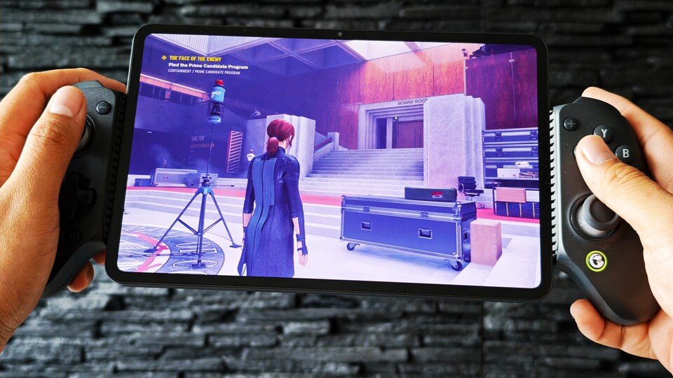 You can also play AAA PC games like Control on a tablet thanks to streaming, and there are countless suitable input devices. Image source: Duy Linh DinhGameStar Tech