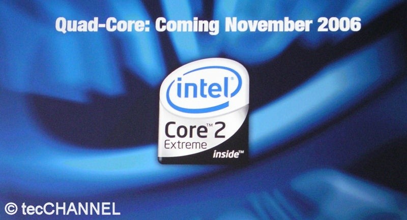 Gleiches Logo, anderer Inhalt: Intels Core 2 Extreme QX6700 arbeitet mit vier Prozessorkernen bei einer Taktfrequenz von 2,66 GHz. Der Launch der Quad-Core-CPU erfolgt im November 2006.