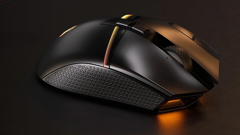 Natürlich ist in dieser Gaming-Maus eine extrem schicke, aber trotzdem nicht penetrante RGB-Beleuchtung verbaut.
